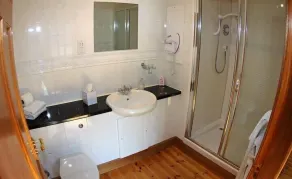 Auchenheglish Lodges - The Smiddy - Salle de bain
