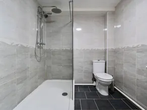 Home Farm - Baño
