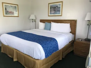 Travelodge by Wyndham Cape Cod Area - Room