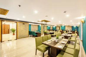 Vesta Sapphire Jaipur - A City Center Hotel - Restaurang