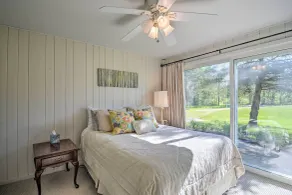 Lakefront Bellaire Getaway w/ Kayaks, Dock & Grill - Interiør