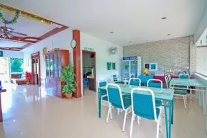 Phuket Airport Sonwa Resort - Coin salon dans le hall