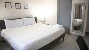 Singular Antara - Room