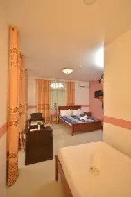 White Summerville Tourist Inn - Chambre