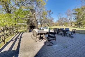 Walk to Golf Course: Spacious Rough River Retreat! - Interiör