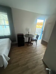 RIDGEWAY INN - Room