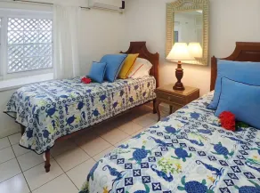 Sea Spray 50 Steps to the Sea, Silver Sands, 3 BR - Room