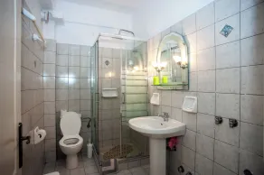 Captain Georgio Apartments - Bathroom