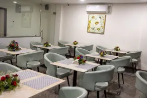 Hotel V Grand - Restaurant