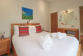 1 Miller's Island - Room