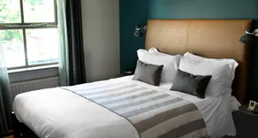 The Penny Farthing Hotel - Room
