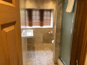 The George Hotel Stansted Airport - Baño