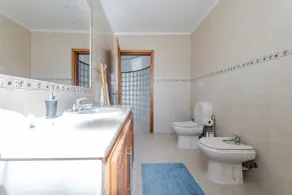 Spazioso, Giardino e Parcheggio Privato - Bagno