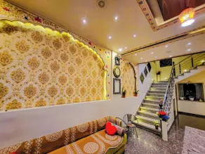 Hotel Paradise inn - Sitzecke in der Lobby