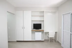 Big Hotel - Habitación
