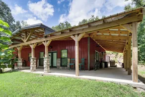 Ozark Barndo Near Bella Vista: Bike, Float & Grill - Interiör