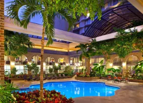 Courtland Grand Hotel, Trademark Collection by Wyndham - Piscine