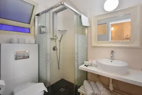 Niflaot Hagolan - Baño