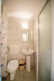 Voila Mamaia - Bathroom