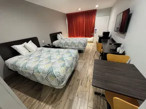 Englewood Inn & Suites - Værelse