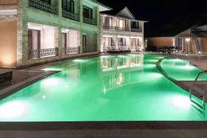 Royal Tulip Chitwan Nepal - Pool