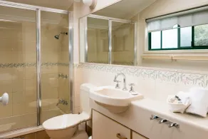 Boat Harbour Studio Apartments and Villas - Baño