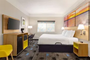 Days Inn by Wyndham Kansas City International Airport - Chambre