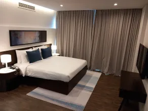 C - Hotel and Suites Doha - Chambre