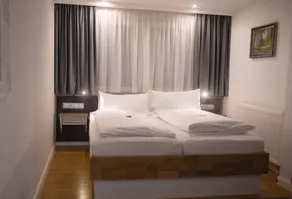 Hotel Stadtkrug - Room