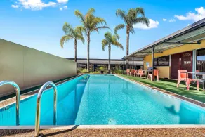 Comfort Inn & Suites Manhattan - Piscina