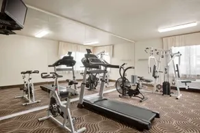 Baymont by Wyndham Clute Lake Jackson - Salle de remise en forme