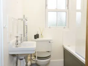 7 Monkmoor Road - Bathroom