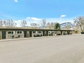 Lost Trail Resort - Riverside Rooms - Near Hot Pools - Resepsjon