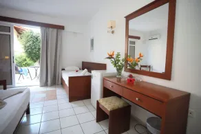 Maravel Star Art Hotel - Room