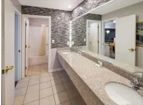 Quality Inn & Suites Cincinnati I-275 - Salle de bain