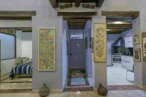 Luxury Large Apartment With Colonial Balcony - Room