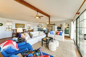 Summer Getaway on Kentucky Lake w/ Private Dock - Innvendig
