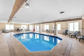 Comfort Inn & Suites Heath - Newark South - Piscine