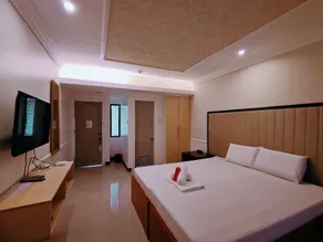 S and M Hotel Inc. - Room