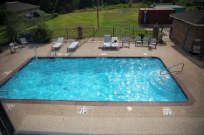 Holiday Inn Express Hotel & Suites Center by IHG - Piscina