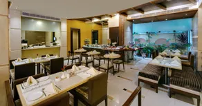 Grand Residency Hotel & Serviced Apartments - Restaurant