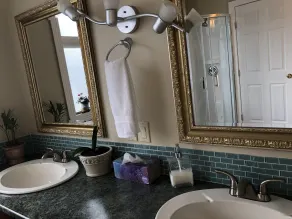 Cozy Bedrooms Guest House - Bathroom