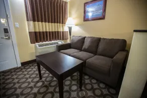 Relax Inn and Suites Kuttawa Eddyville - Room