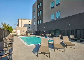 La Quinta Inn & Suites by Wyndham Dallas/Fairpark - Pool
