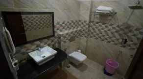 HR Dukes Den Resort - Bathroom