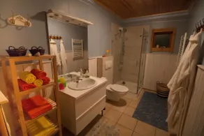 Alfasteinn Country Home Guesthouse - Baño
