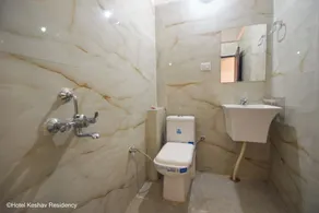 Hotel Keshav Residency - Bathroom