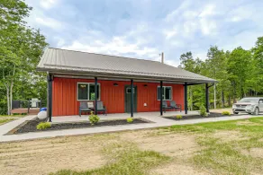 Sunset Climb & Hike: Red River Gorge Cabin w/ Deck - Parte interna