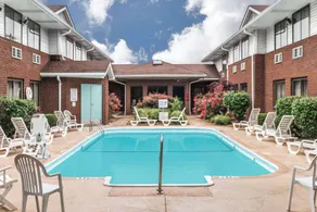 Super 8 by Wyndham O'Fallon - Piscine