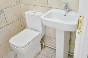 Black Bull Godmanchester - Bathroom